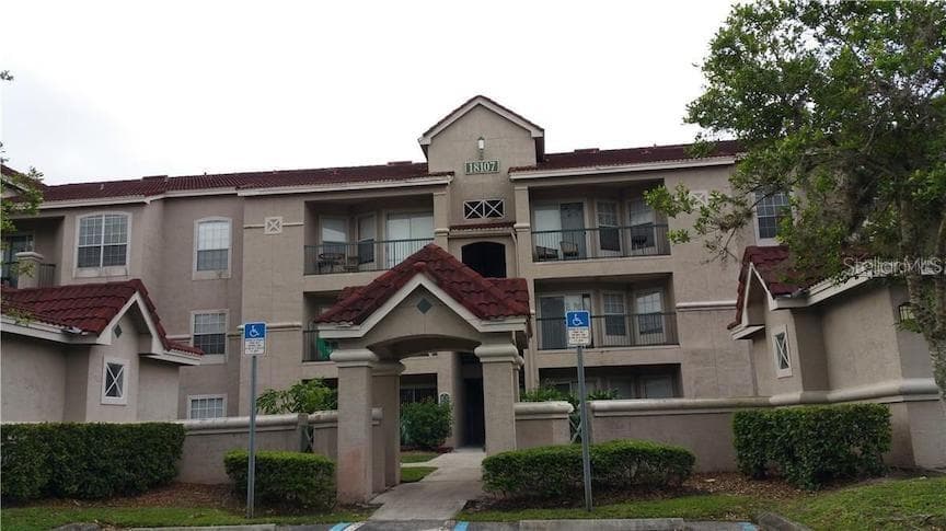 18107 PEREGRINES PERCH PLACE UNIT 6310 LUTZ, FL 33558