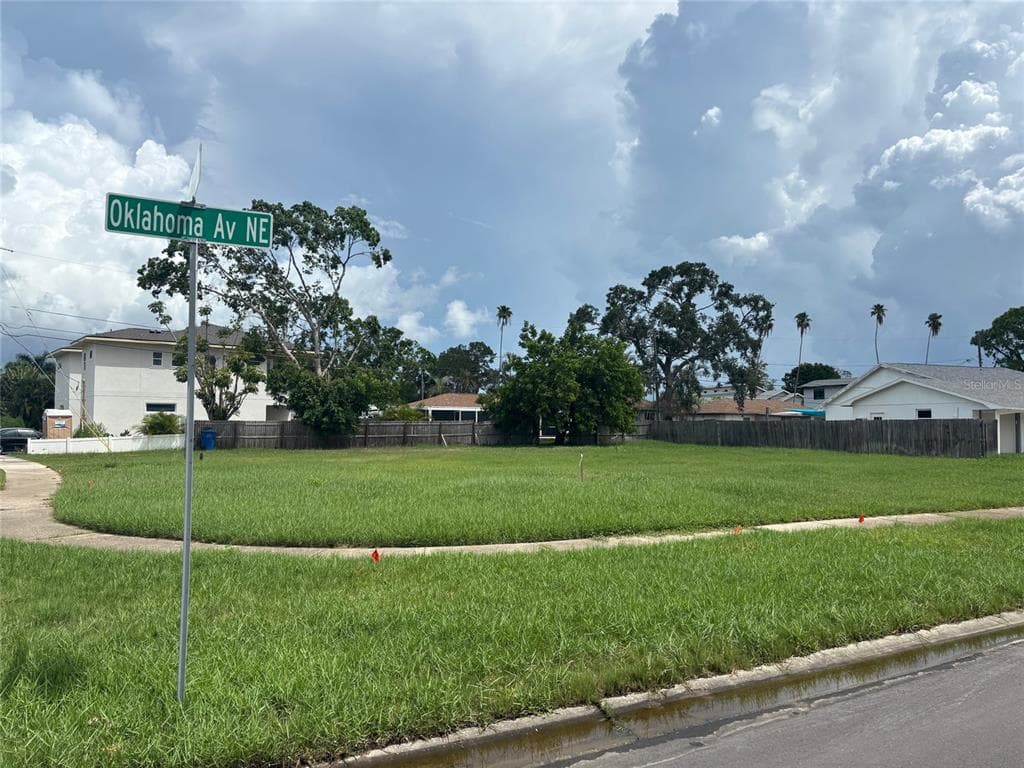 BAYOU GRANDE BOULEVARD NE ST PETERSBURG, FL 33703