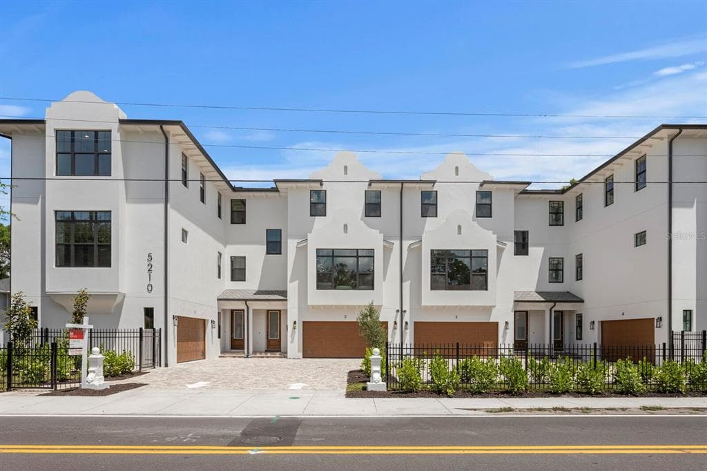 5210 BAYSHORE BOULEVARD UNIT 4