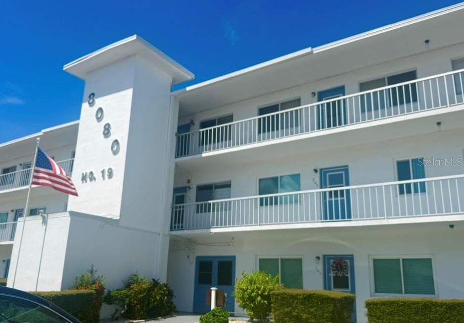 8080 112TH STREET UNIT 107 SEMINOLE, FL 33772