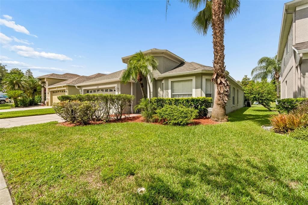 19308 SANDY SPRINGS CIRCLE LUTZ, FL 33558