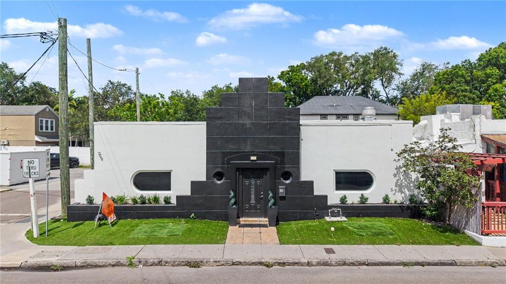 815 S HOWARD AVENUE