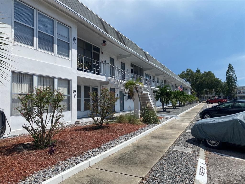 1221 DREW STREET UNIT A17