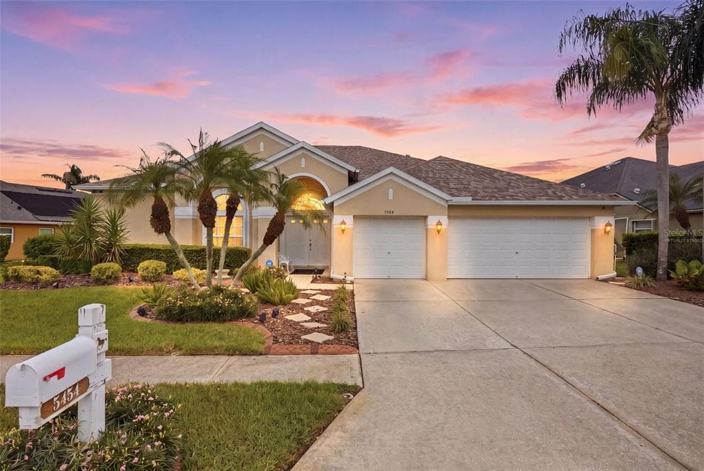 5454 SPECTACULAR BID DRIVE WESLEY CHAPEL, FL 33544