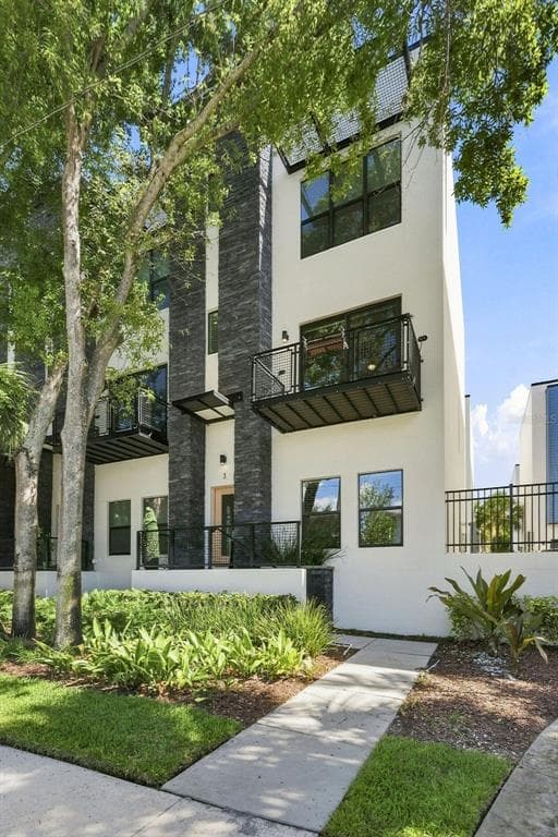 4810 W MCELROY AVENUE UNIT 3 TAMPA, FL 33611