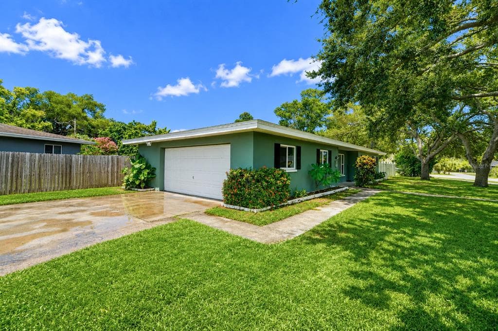 1800 DRUID ROAD E CLEARWATER, FL 33764