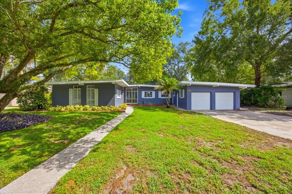1626 SIMS PLACE LAKELAND, FL 33803