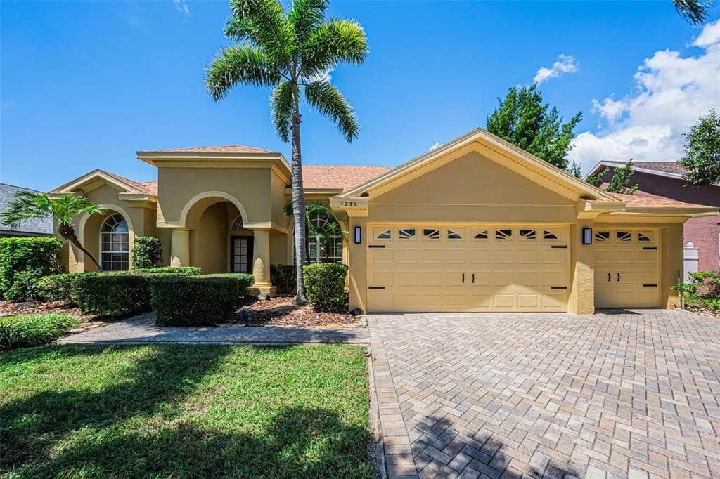 1259 PARADISE LAKE DRIVE TARPON SPRINGS, FL 34689
