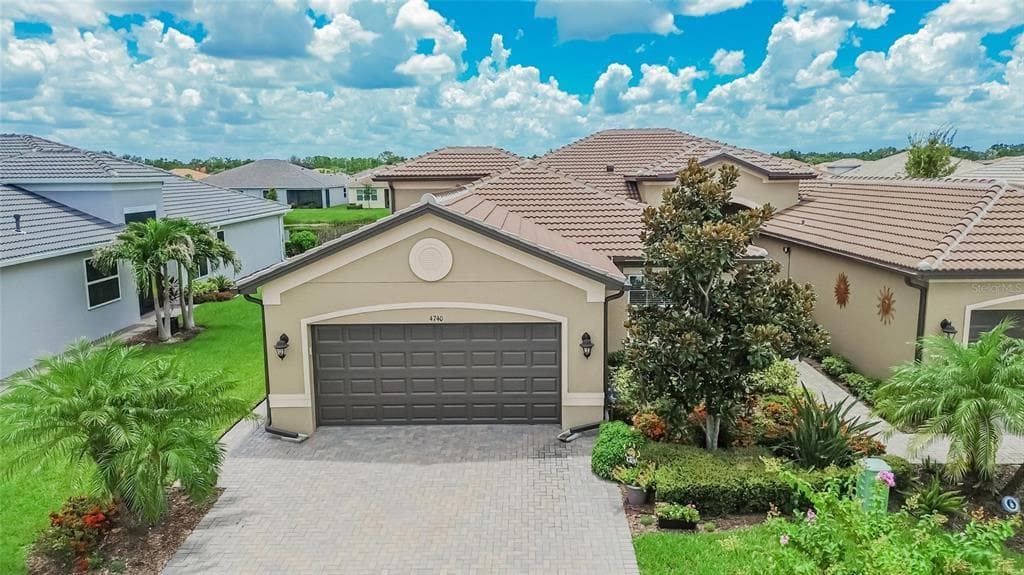 4740 AVILA LAKES DRIVE WIMAUMA, FL 33598
