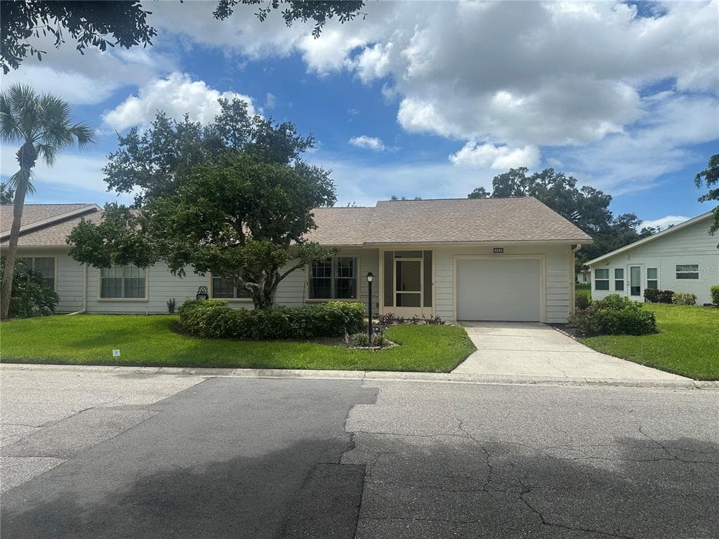 4242 OAKHURST CIRCLE E SARASOTA, FL 34233