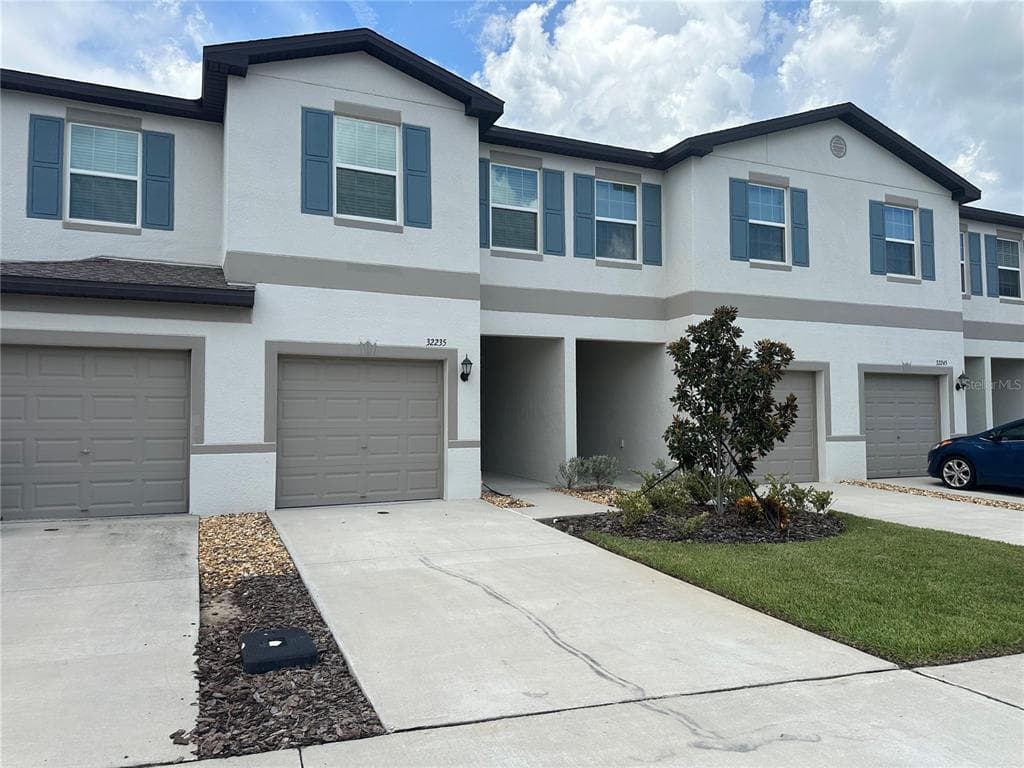 32235 POWDERPUFF MIMOSA DRIVE