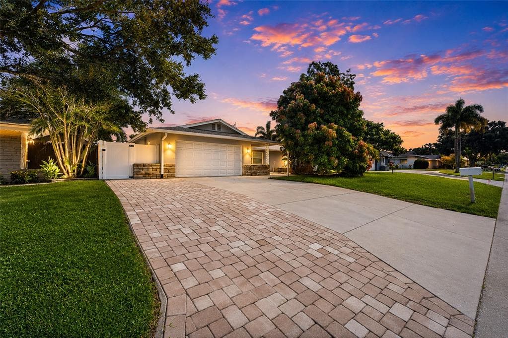 14233 102ND AVENUE LARGO, FL 33774
