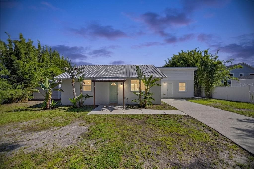 6712 MYRNA DRIVE TAMPA, FL 33619