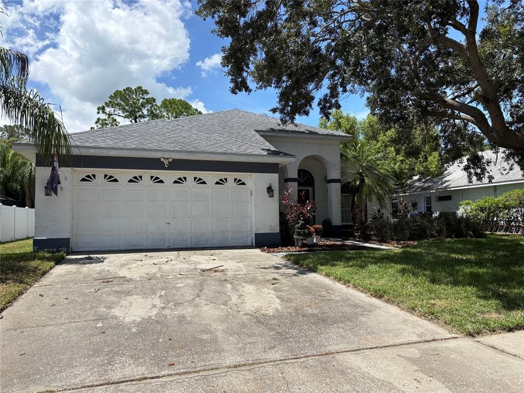 348 FOUNTAINVIEW CIRCLE OLDSMAR, FL 34677