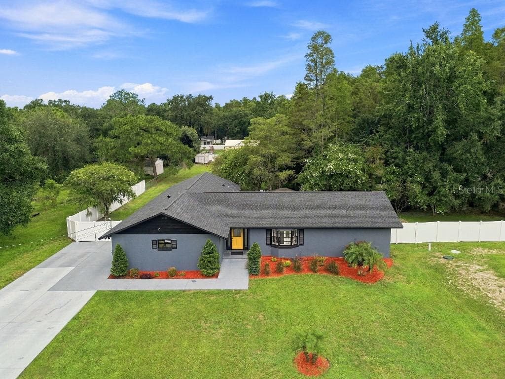 17933 EAGLE LANE LUTZ, FL 33558