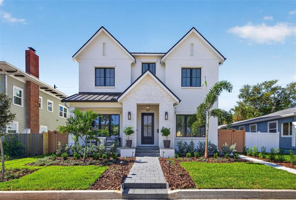 142 22ND AVENUE N ST PETERSBURG, FL 33704