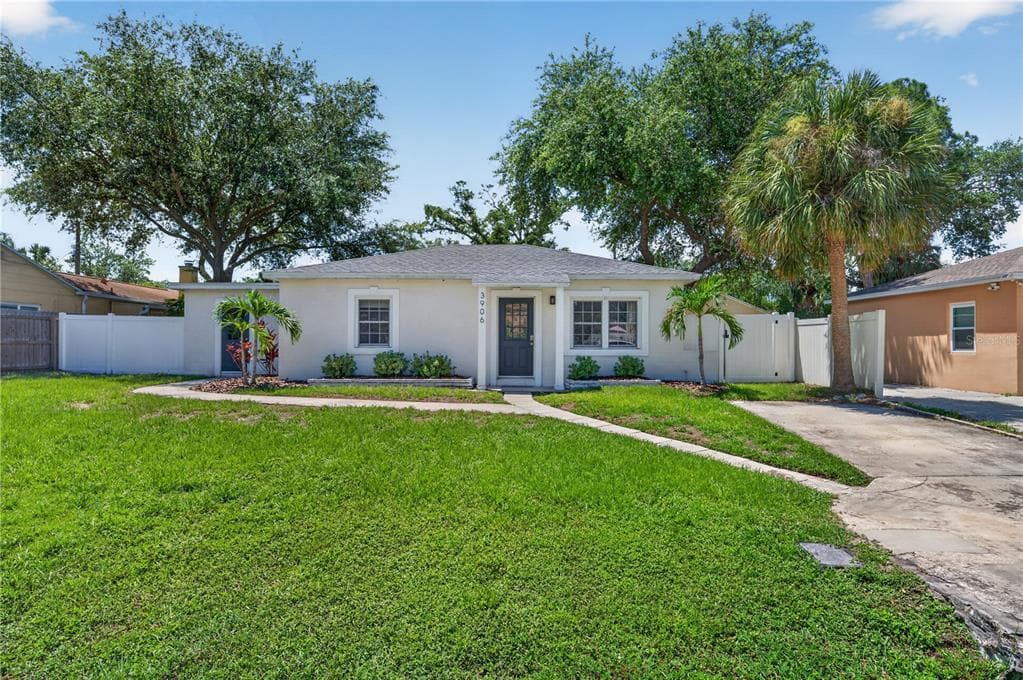 3906 W BAY VISTA AVENUE TAMPA, FL 33611