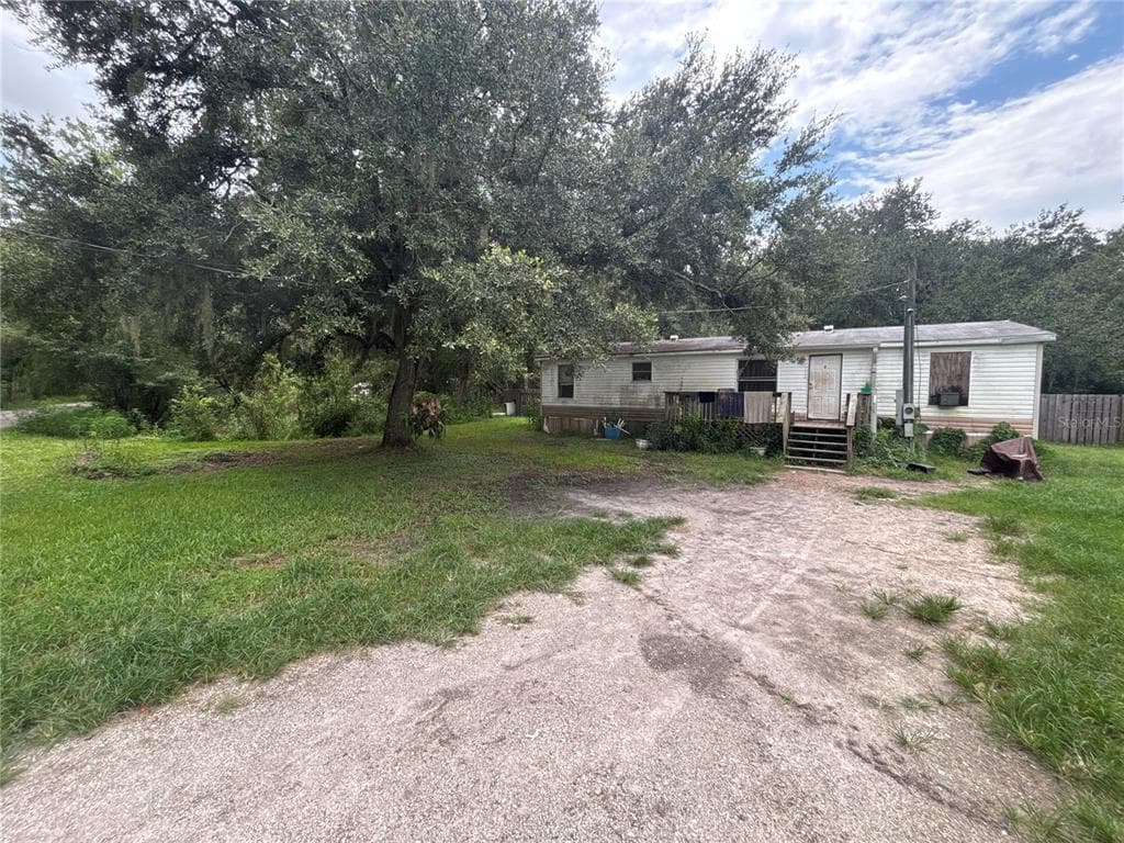 7206 WHALENS HIDEAWAY STREET PLANT CITY, FL 33565