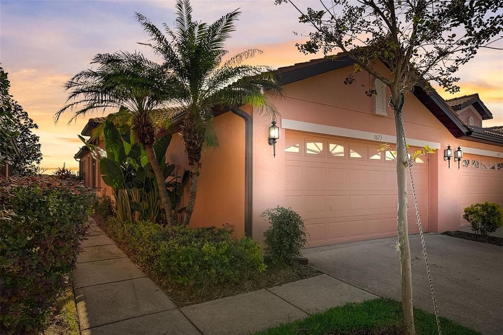 5673 SUNSET FALLS DRIVE APOLLO BEACH, FL 33572