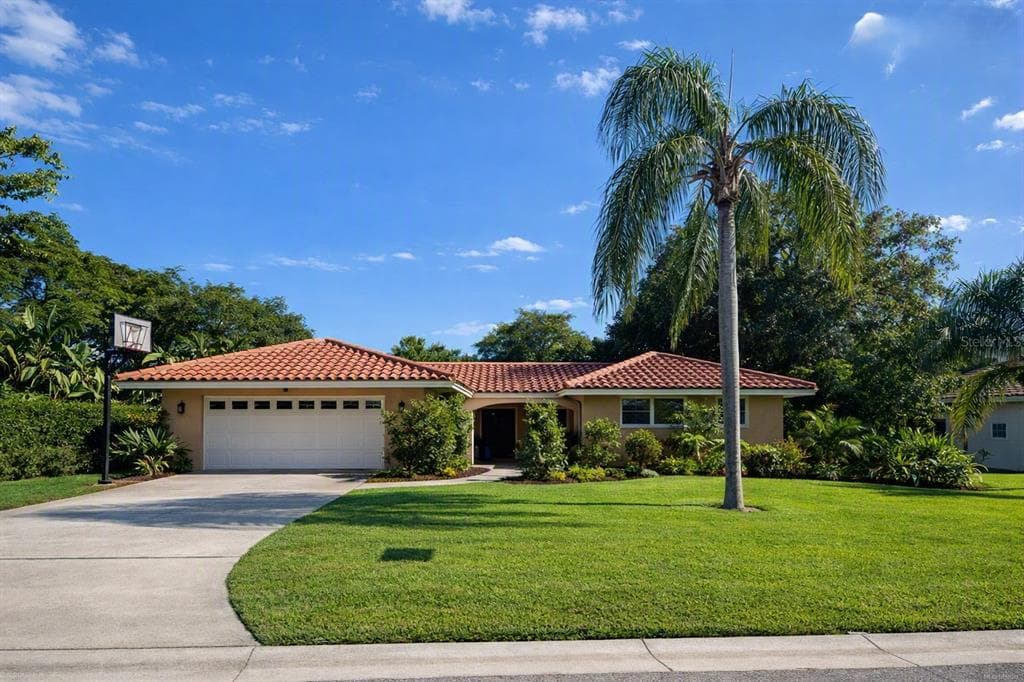 2 SUNSET BAY DRIVE BELLEAIR, FL 33756