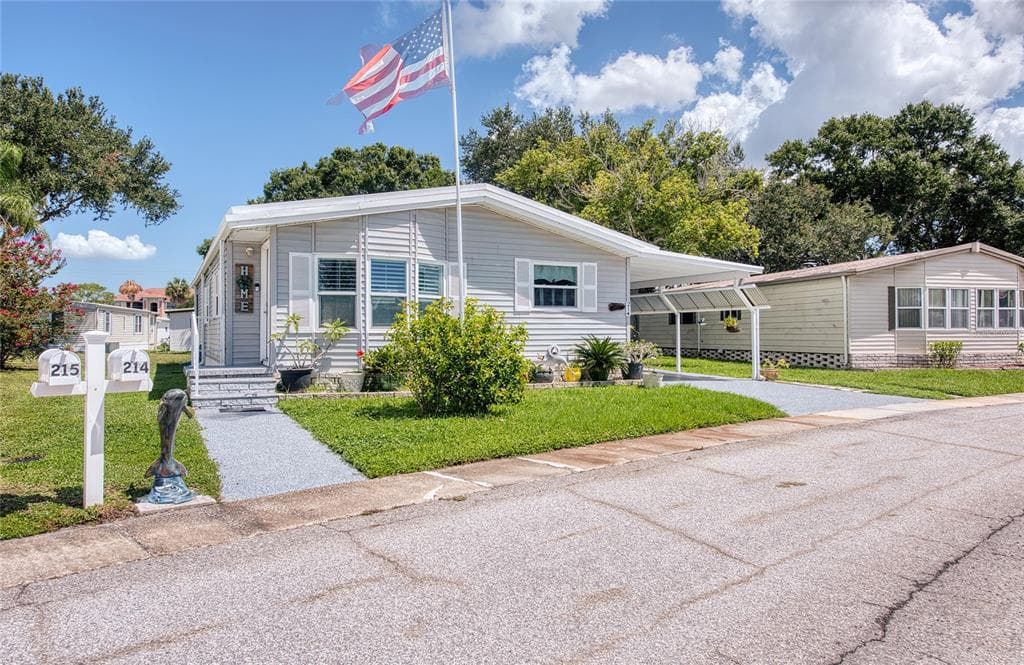 214 DOLPHIN DRIVE N