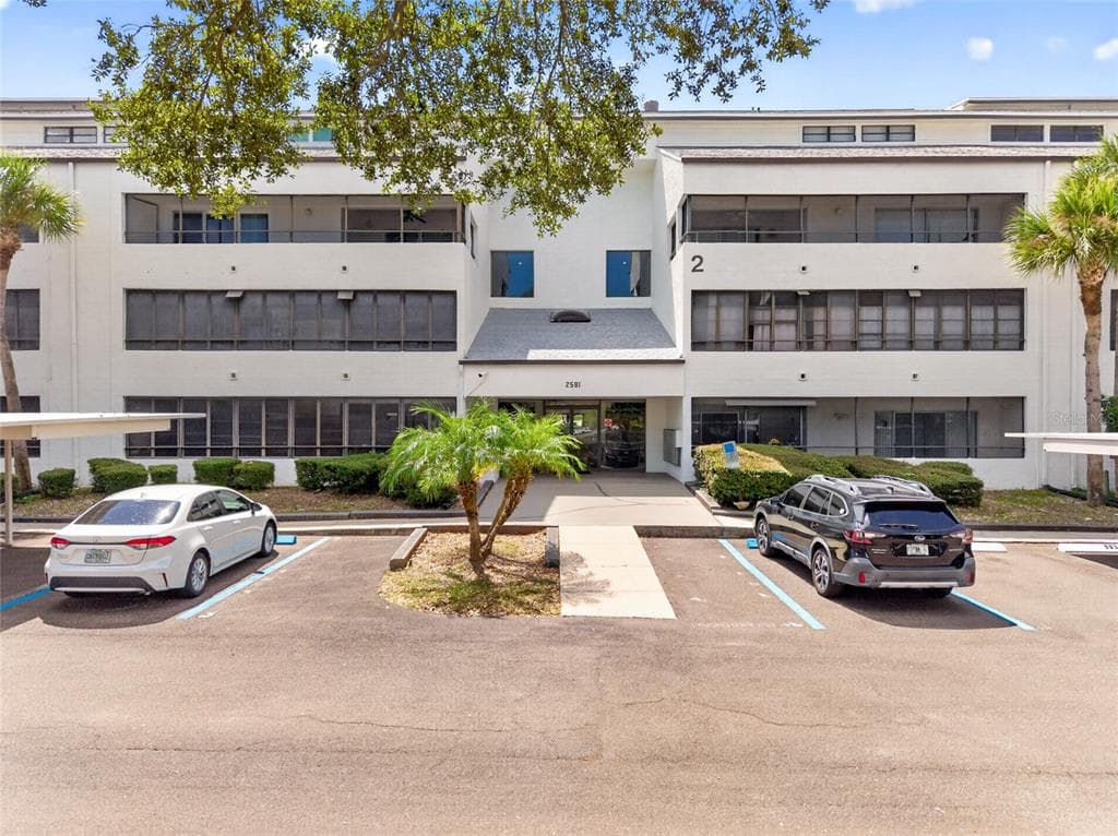 2581 COUNTRYSIDE BOULEVARD UNIT 2210