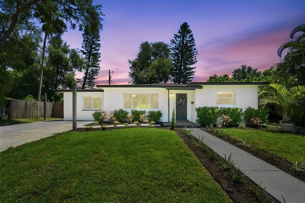 6218 7TH STREET S ST PETERSBURG, FL 33705