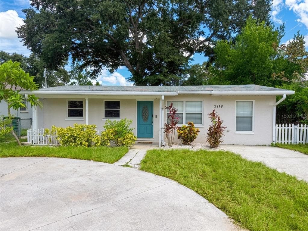 2119 W HENRY AVENUE TAMPA, FL 33603