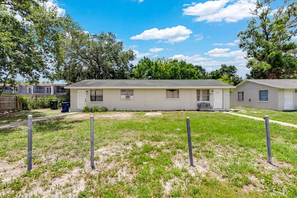 4306 9TH STREET E BRADENTON, FL 34208