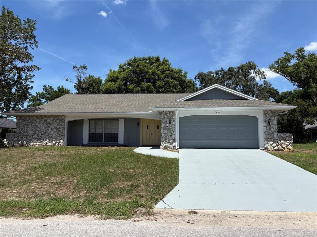 8701 LINCOLNSHIRE DRIVE HUDSON, FL 34667