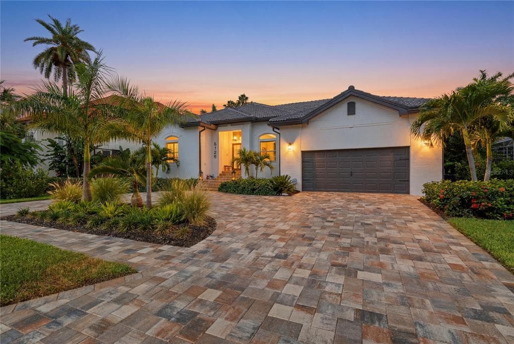 6128 PASADENA POINT BOULEVARD GULFPORT, FL 33707