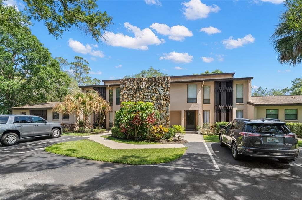 1400 TARPON WOODS BOULEVARD UNIT D5 PALM HARBOR, FL 34685