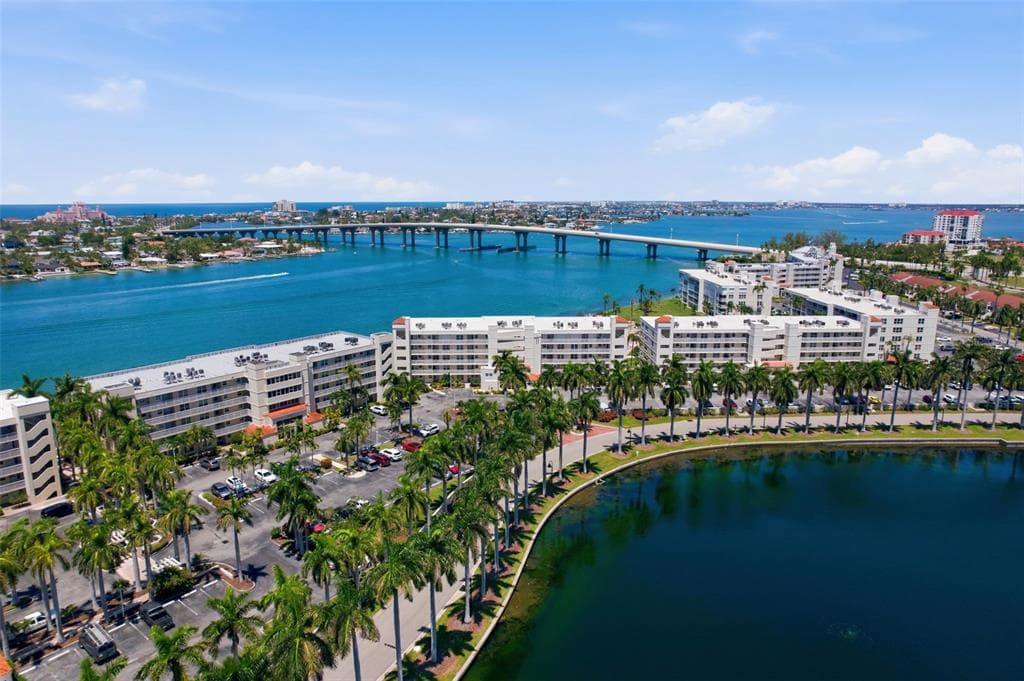 6081 BAHIA DEL MAR CIRCLE UNIT 251 ST PETERSBURG, FL 33715