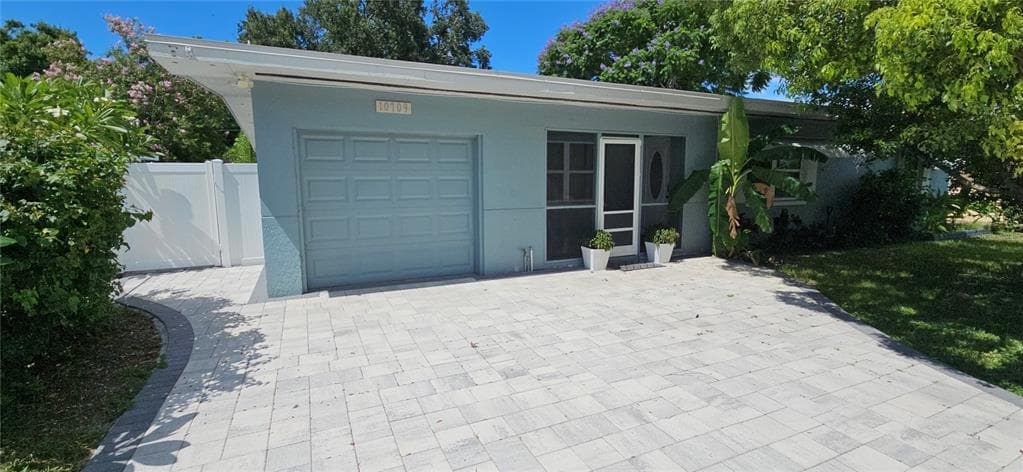 10709 115TH AVENUE SEMINOLE, FL 33778