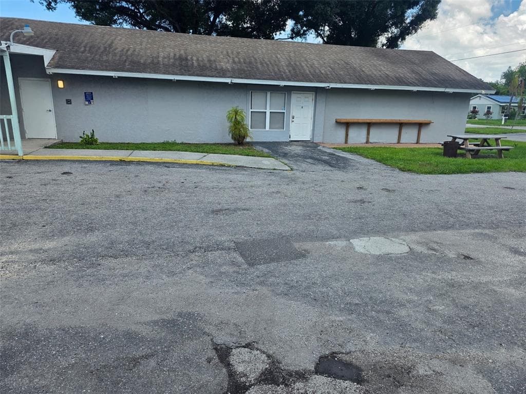 2001 9TH STREET W BRADENTON, FL 34205