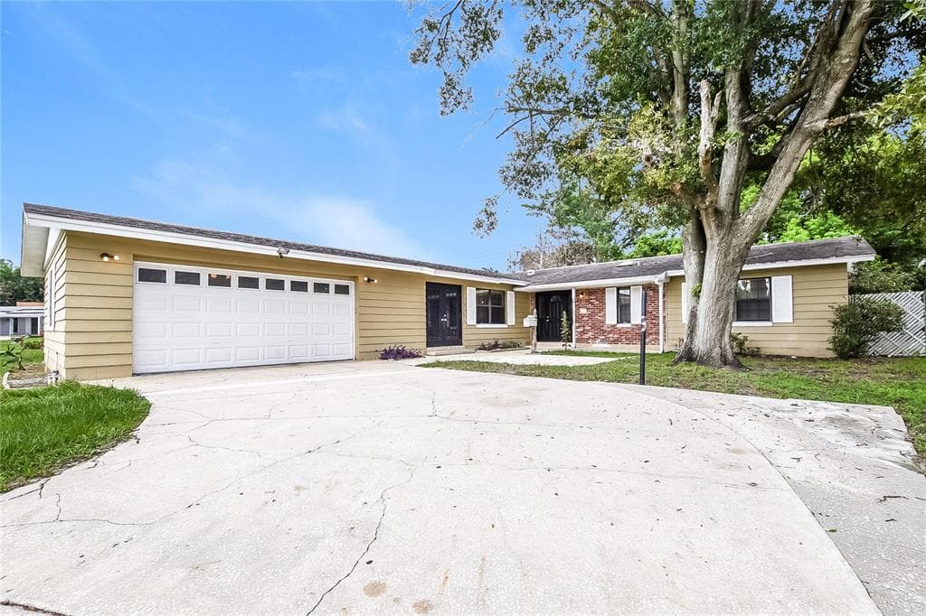6529 PRECOURT DRIVE ORLANDO, FL 32809