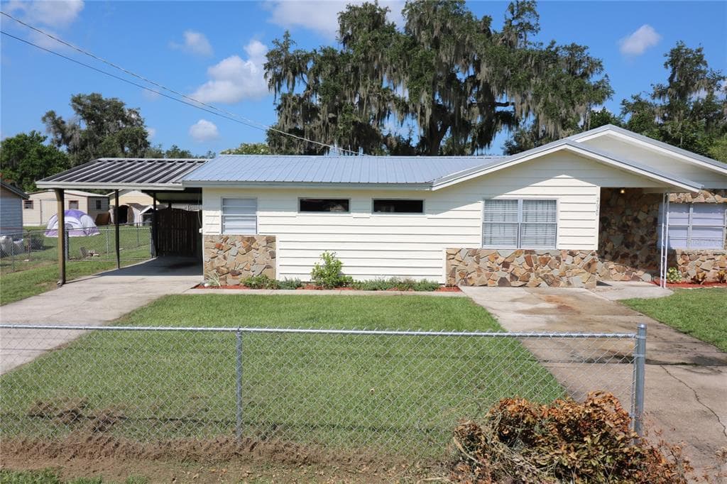 2620 HOWARD STREET MULBERRY, FL 33860