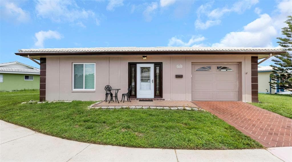 5355 FERNDALE PLACE N PINELLAS PARK, FL 33782