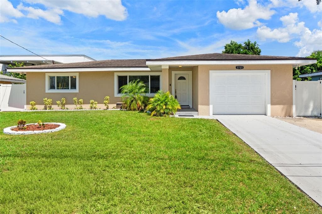 1721 S JEFFERSON AVENUE CLEARWATER, FL 33756