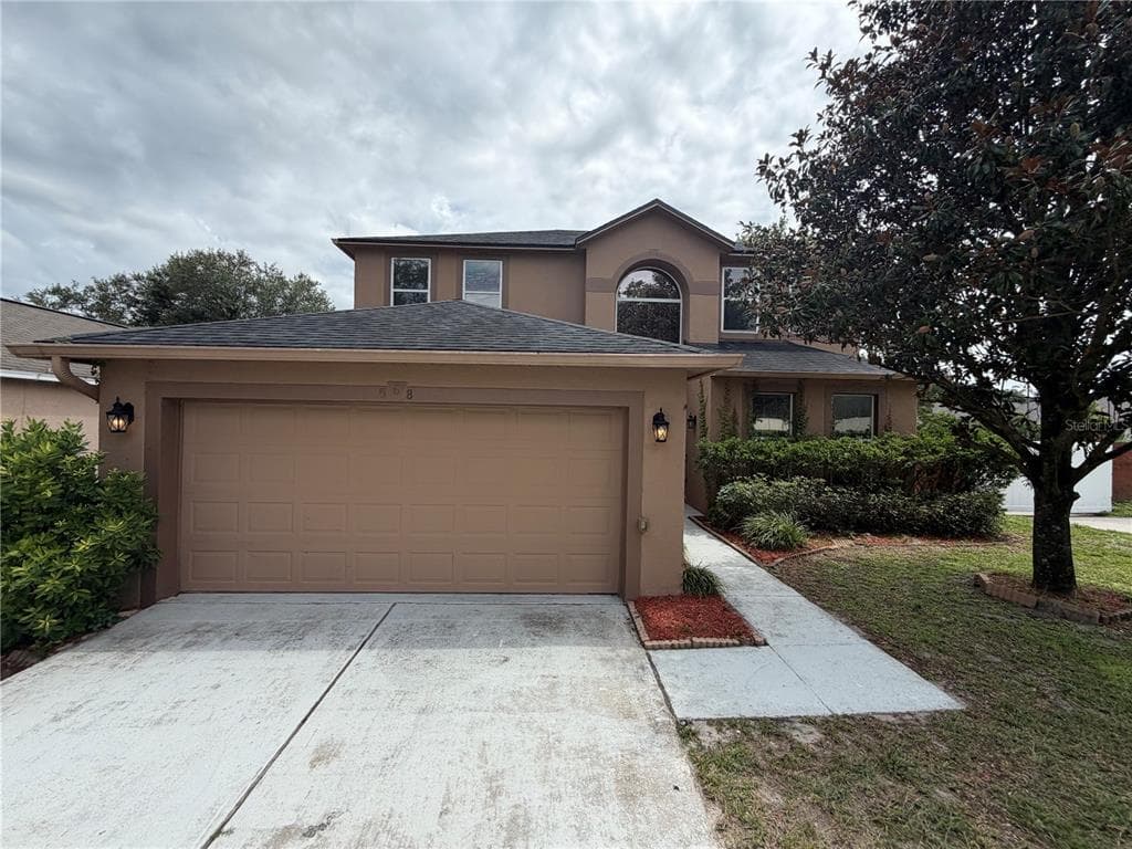 568 DOMINISH ESTATES DRIVE APOPKA, FL 32712