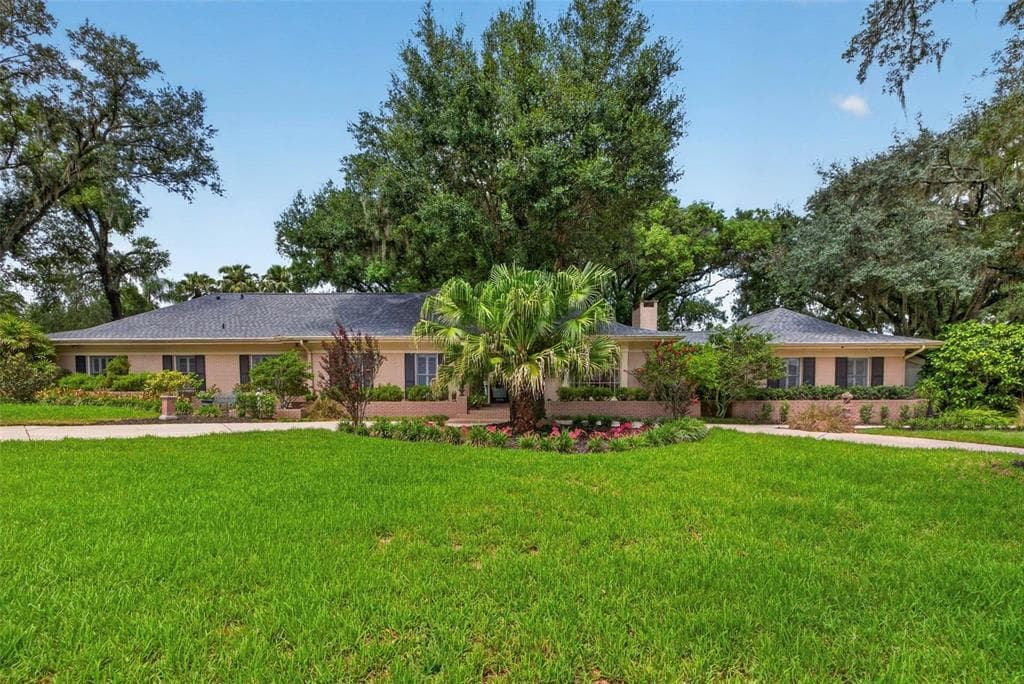 602 S RIVERHILLS DRIVE TEMPLE TERRACE, FL 33617