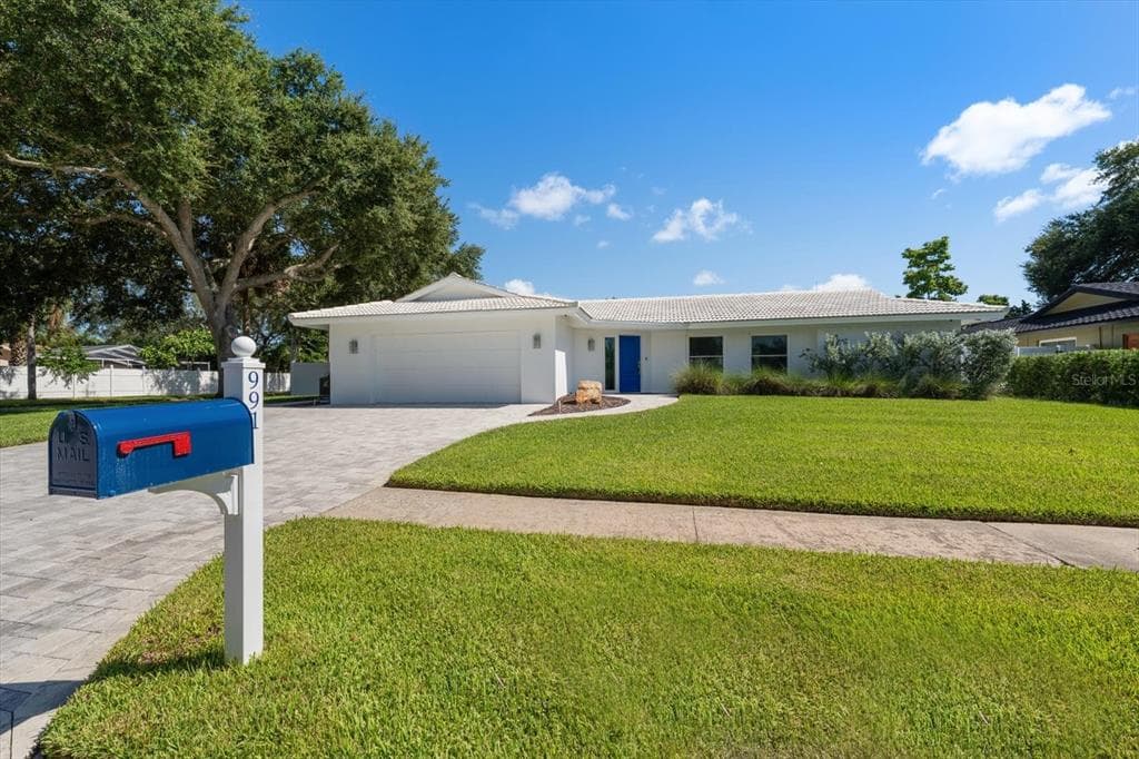 991 MCLEAN STREET DUNEDIN, FL 34698