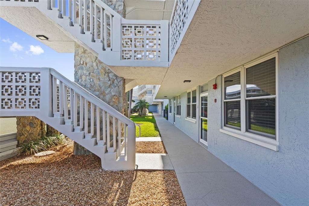 4895 BAY STREET NE UNIT 102