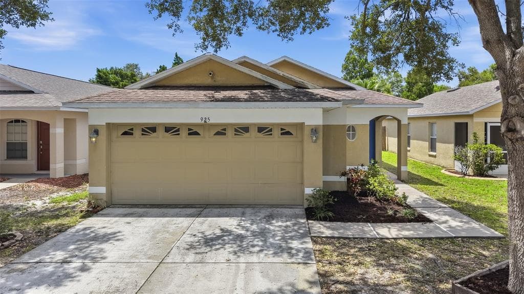 925 WINDTON OAK DRIVE RUSKIN, FL 33570