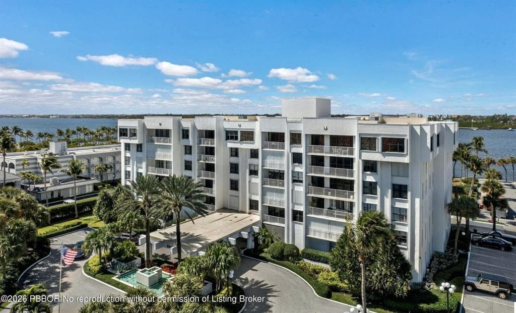 2860 S OCEAN BOULEVARD UNIT 208 PALM BEACH, FL 33480