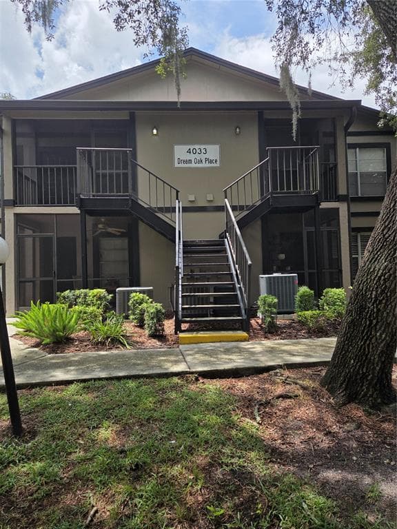 4033 DREAM OAK PLACE UNIT 203 TAMPA, FL 33613