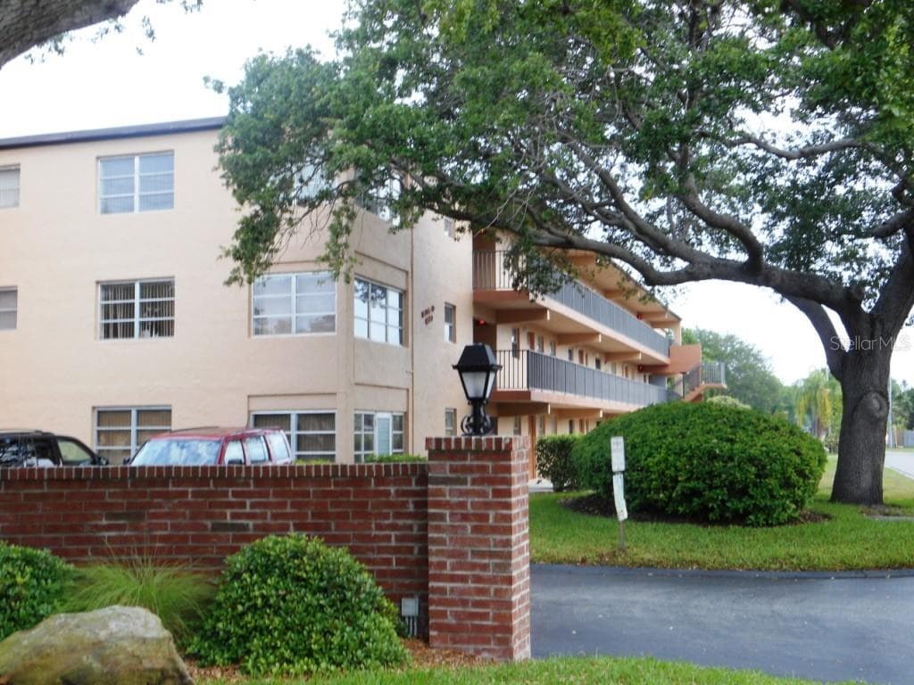 4600 98TH WAY N UNIT 209 SEMINOLE, FL 33708