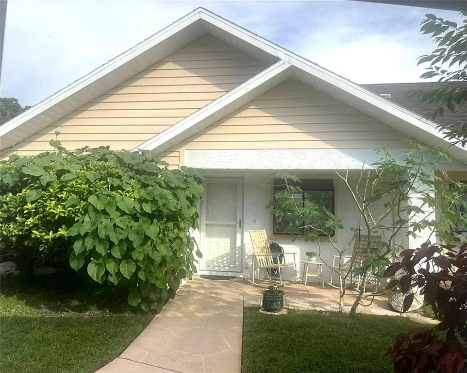 10706 LAQUINTA DRIVE NEW PORT RICHEY, FL 34654