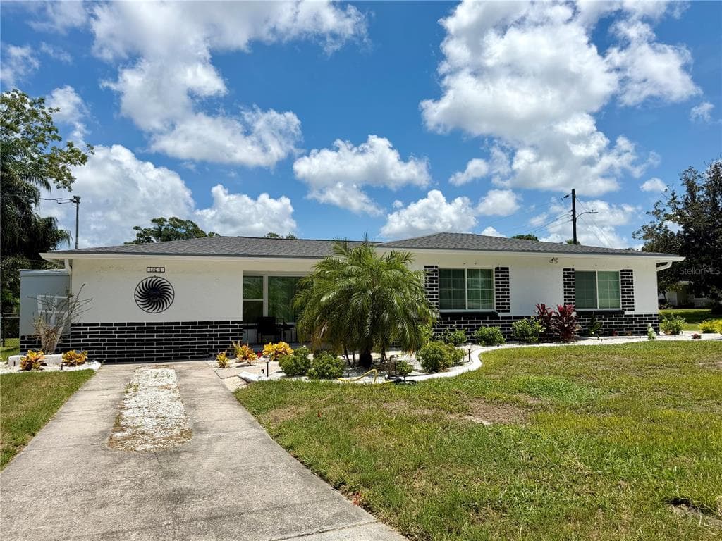 1109 S BETTY LANE CLEARWATER, FL 33756