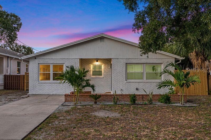 4409 W PEARL AVENUE TAMPA, FL 33611